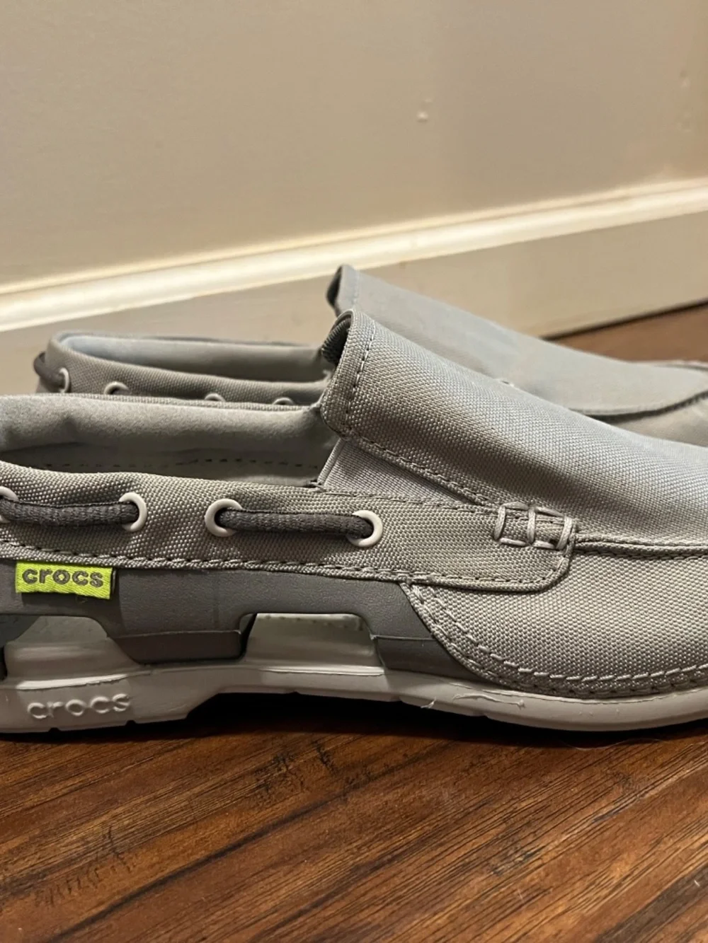 CROCS Slip-On Loafers in light gray Men’s 7 women's 9